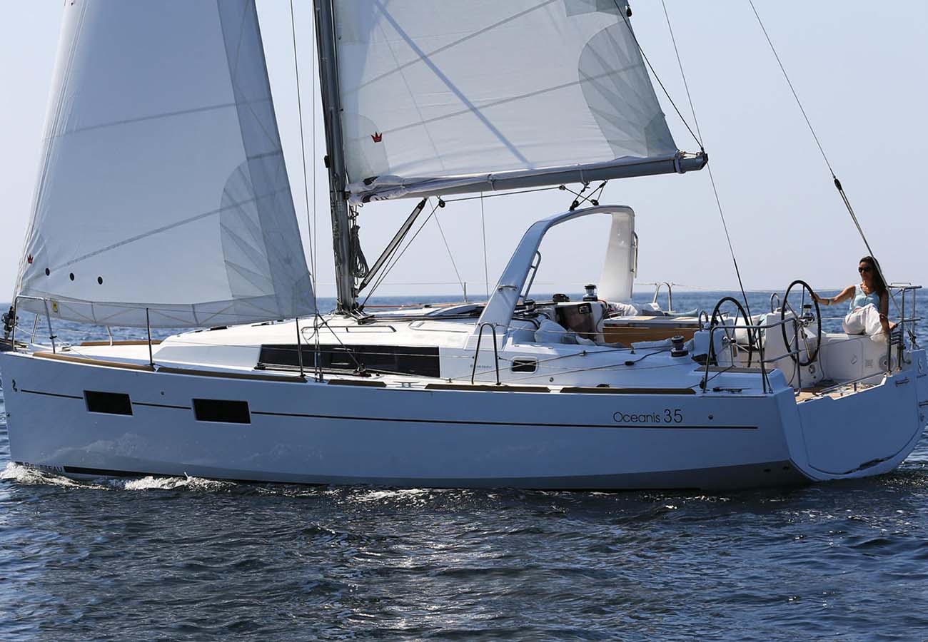 Oceanis 35