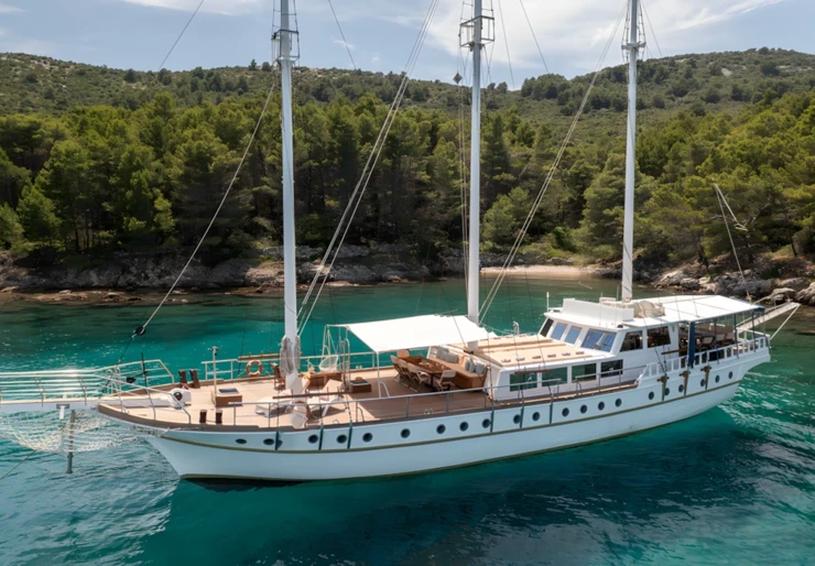 Gideon Marina Kastela | Gideon