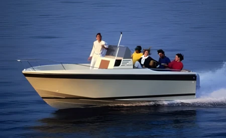Cap Camarat 650