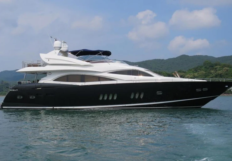Sunseeker 90 Bahamas | 1 LORENA