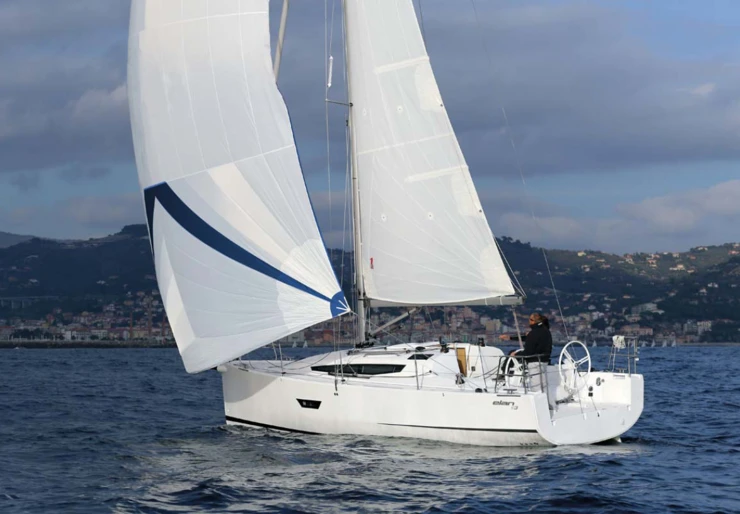 Elan E3 Marina Kastela | Škrlatica