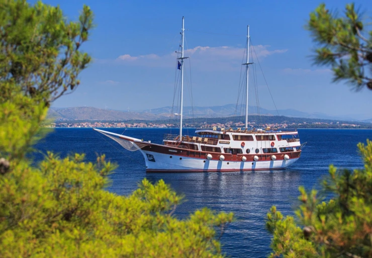Cesarica Port de Split | M/Y Cesarica