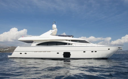 Ferretti 83