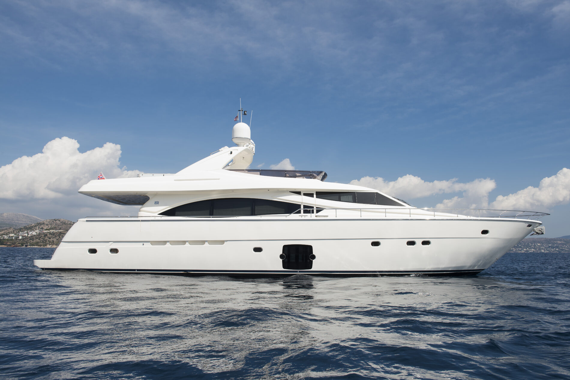 Ferretti 83