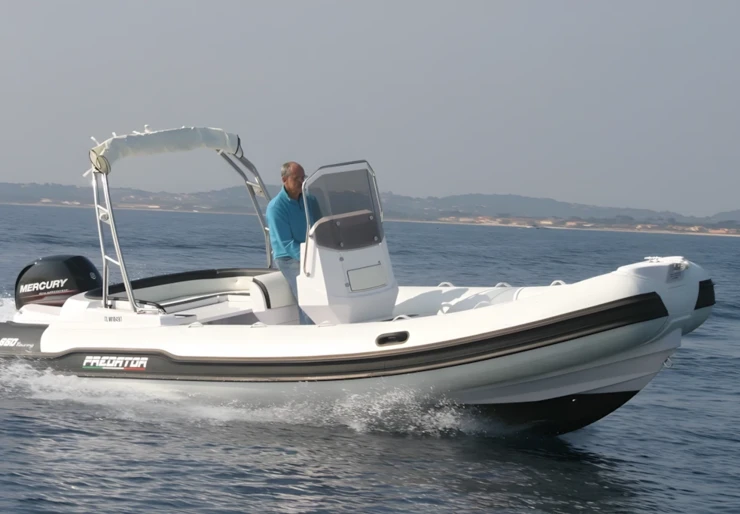 Predator 650 Hafen von Hyeres | 
