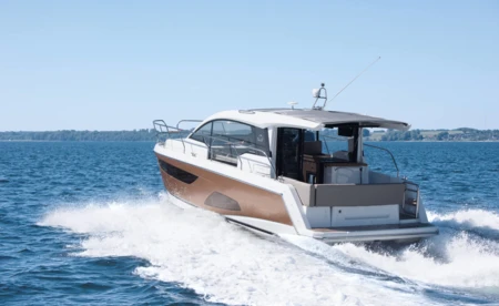 Sealine C330