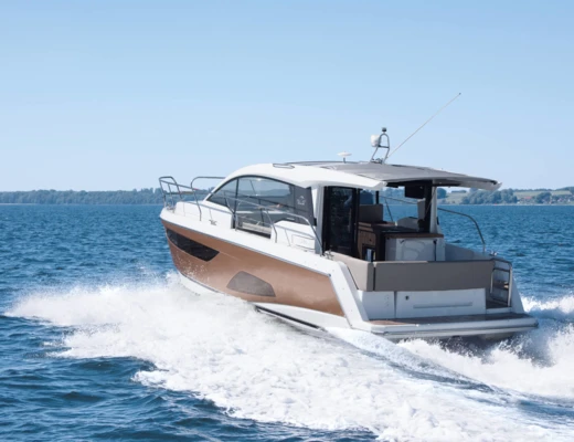 Sealine C330