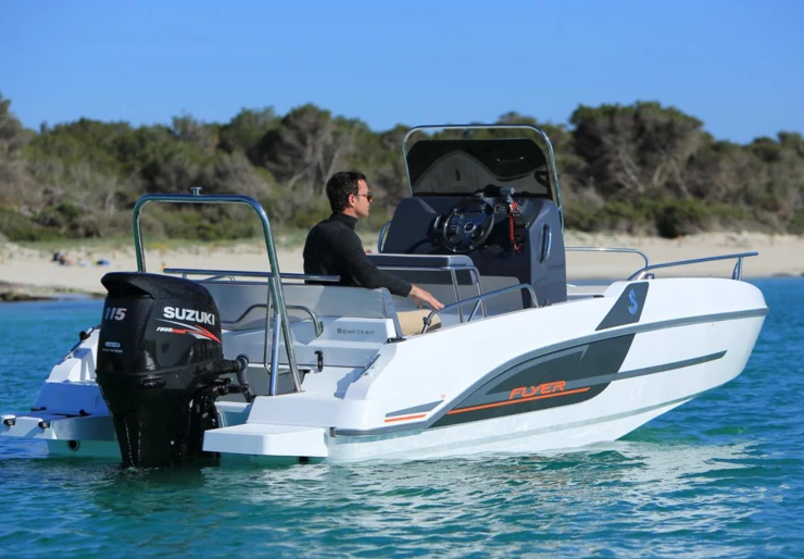 Flyer 5.5 Spacedeck Club Nautic Cambrils | Flyer 5.5 Space