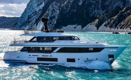 Custom Line Navetta 30