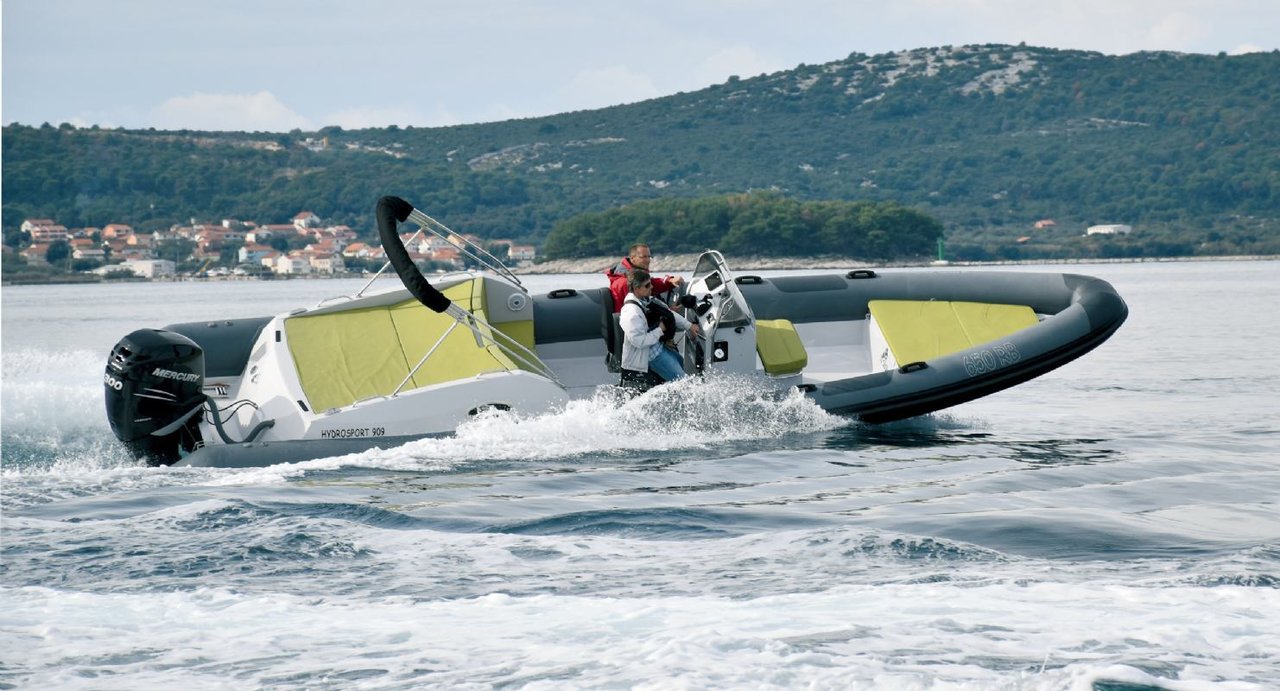 Hydrosport 909 Cabin
