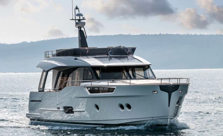 Greenline Hybrid 48 Fly