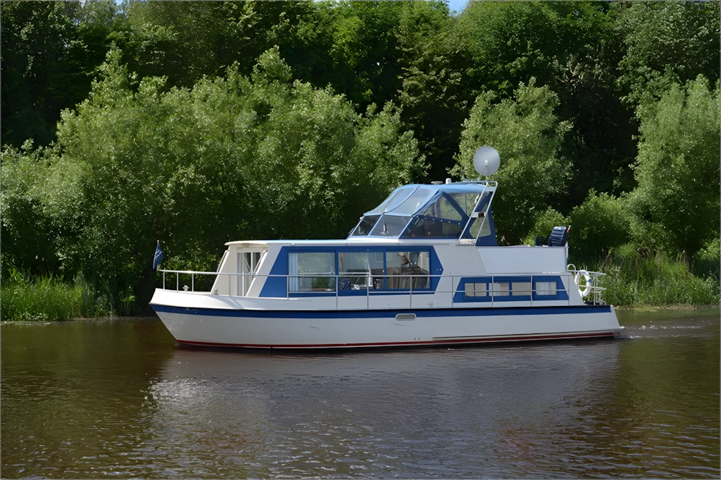 Safari Houseboat 1050