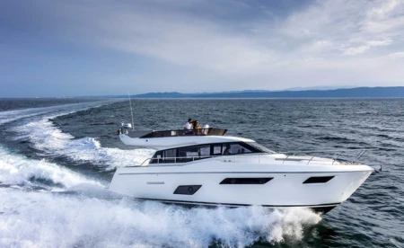 Ferretti 450
