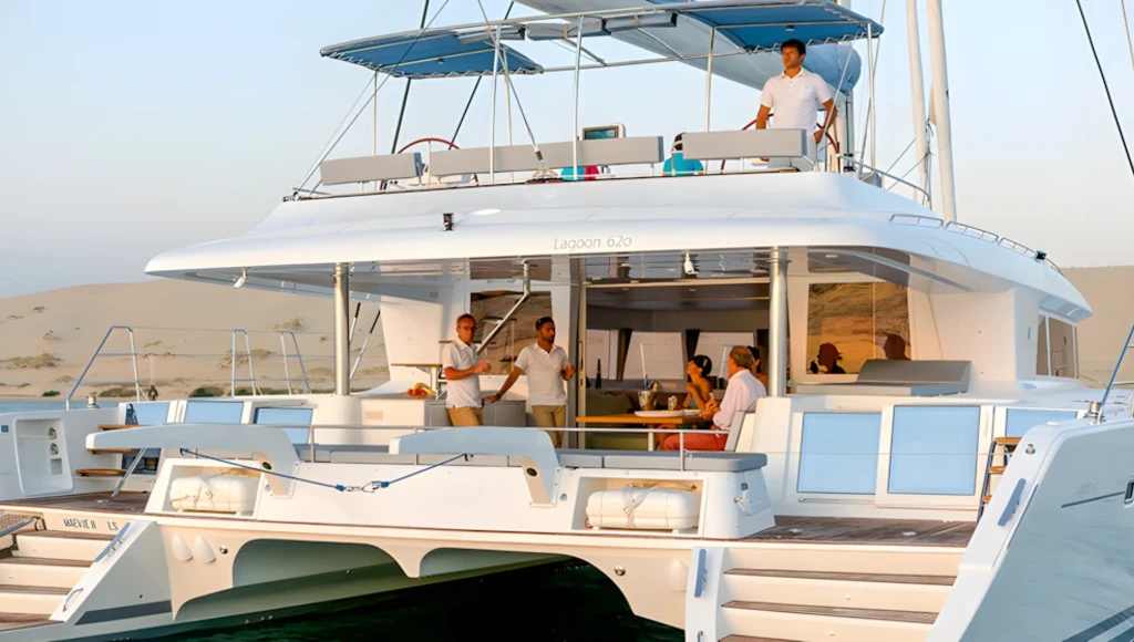 Una odisea tropical en catamarán: las cumbres de Santa Lucía, las playas doradas de los cayos de Tobago y las aguas centelleantes de Bequia.