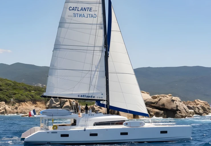 Catamaran 720 Hafen von Mahe | Eye Candy