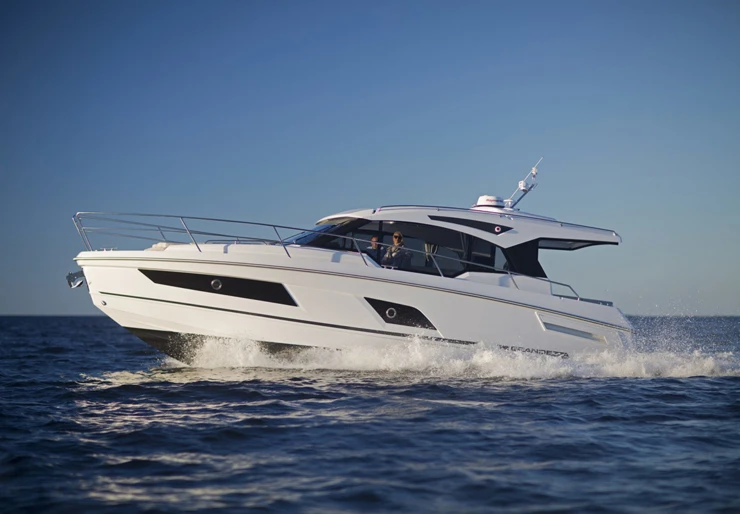 Grandezza 37 CA ACI Marina | KRISTINA