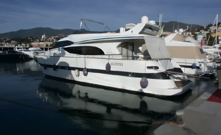 Benetti 72