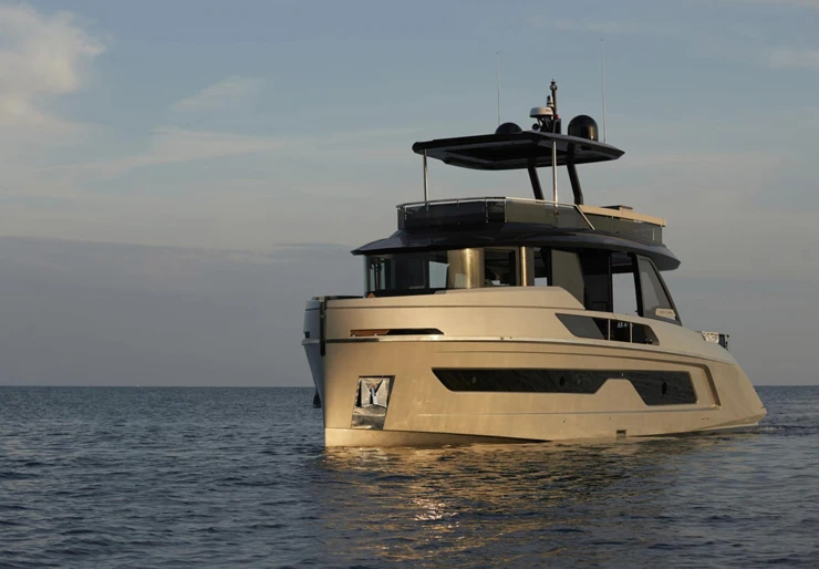Explorer 62 Fly Marina Lav | Blue Moon
