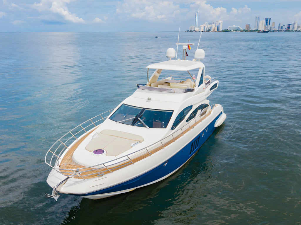 Azimut 64 Fly
