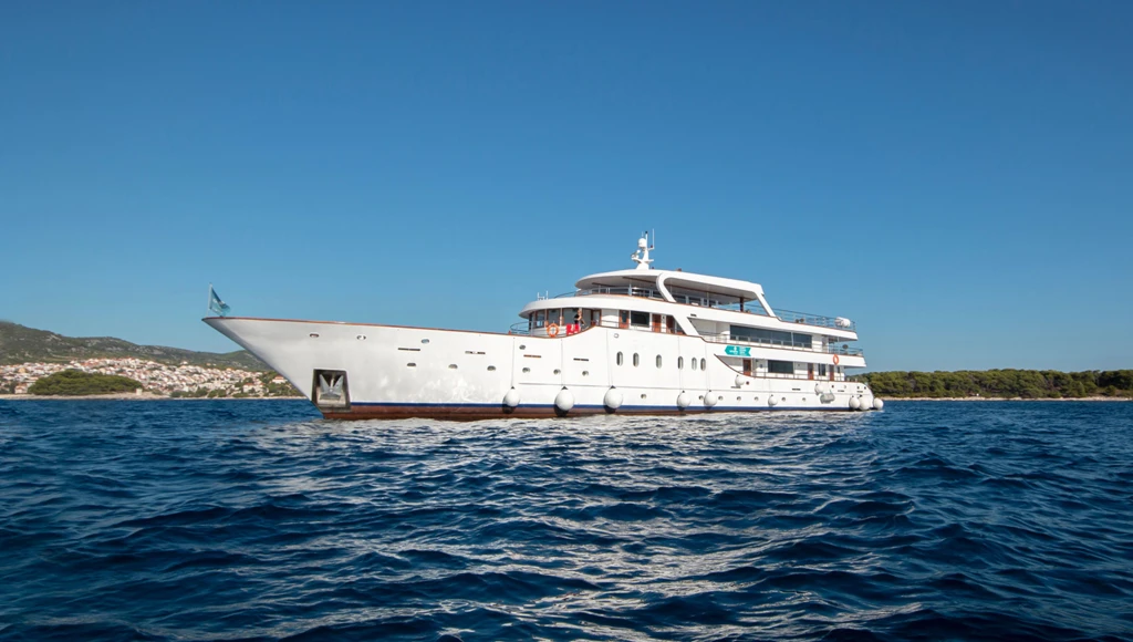 Dalmatien-Exkursion: Kreuzfahrt zwischen zauberhaften Inseln und Adria-Juwelen