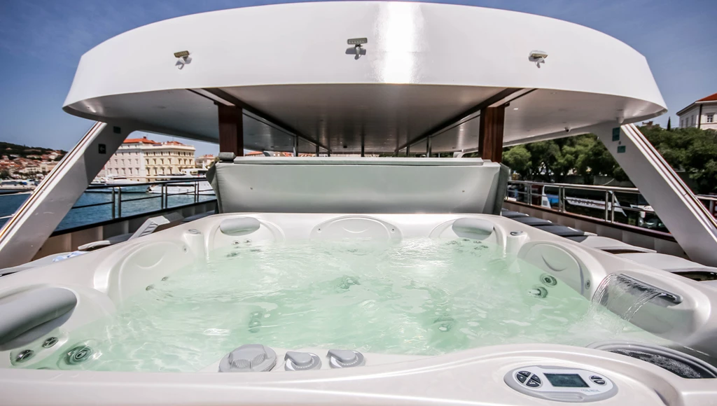 Dalmatien-Exkursion: Kreuzfahrt zwischen zauberhaften Inseln und Adria-Juwelen