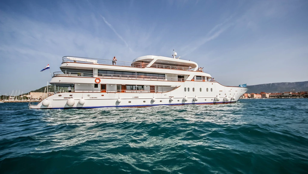 Dalmatien-Exkursion: Kreuzfahrt zwischen zauberhaften Inseln und Adria-Juwelen