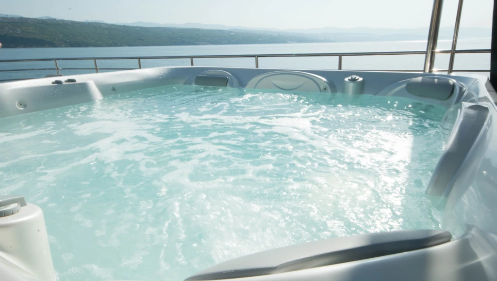 Bootsurlaub zwischen mittelalterlichen Städten und paradiesischen Stränden