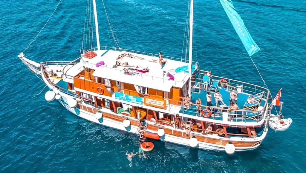 8-Day Cycling Cruise on the Adriatic Sea: From Split to the Gems of Dalmatia, Through Vineyards, Forests, and Fishing Ports