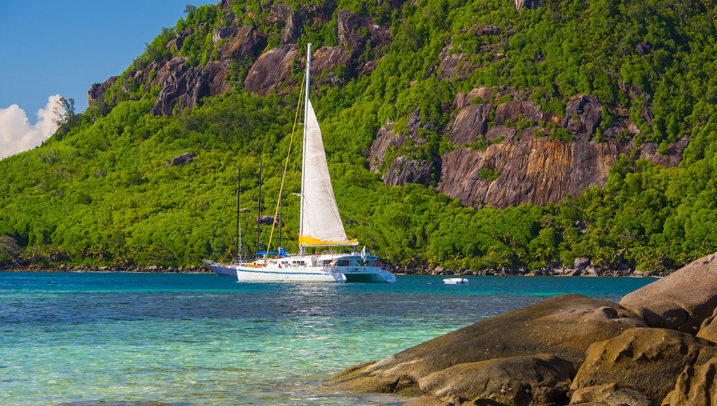 Paraíso azul: crucero de 5 días por las Seychelles en las aguas más cristalinas del mundo