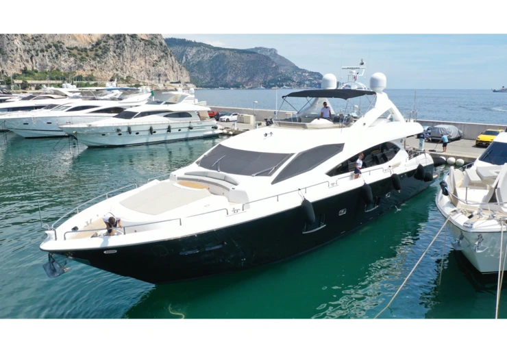 Sunseeker Yacht 88 Marina Gouvia | Shine R