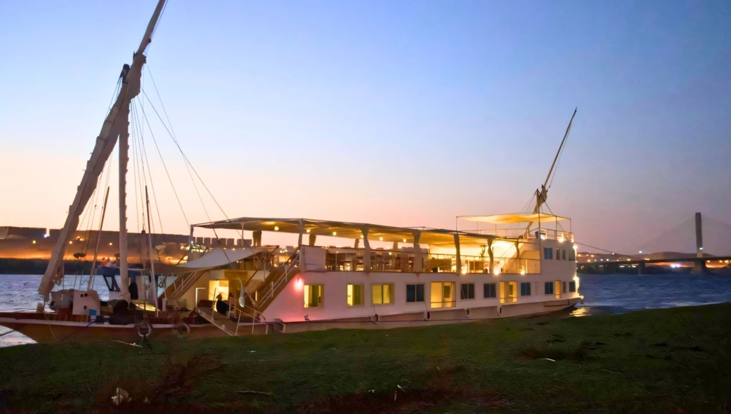 Croisière sur le Nil entre Esna et Assouan, avec visite de Louxor