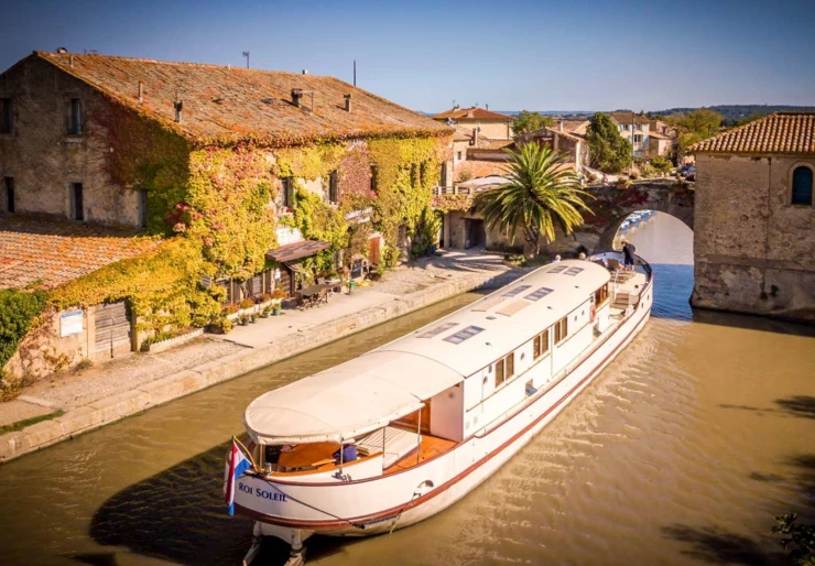 Roi Soleil Yacht Haven | ROI SOLEIL