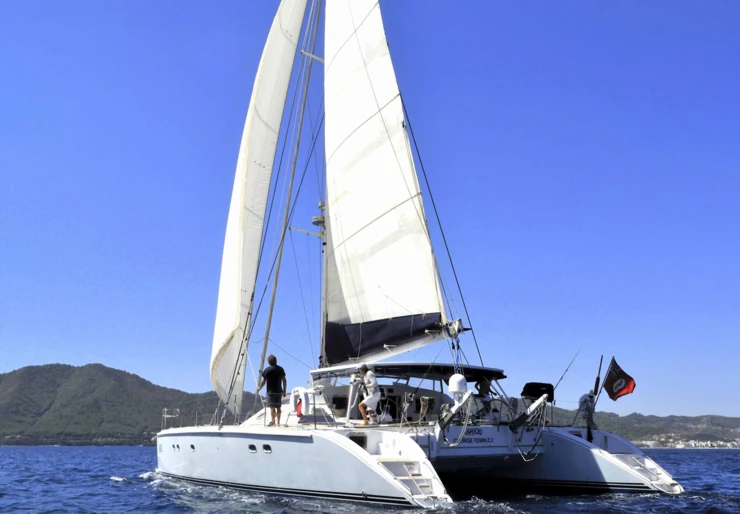 Uhuru Greece | UHURU