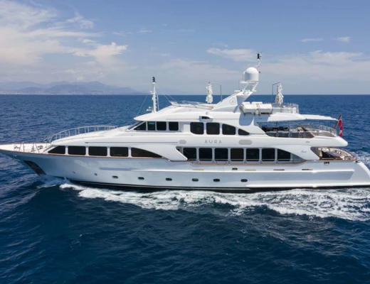 M/Y Aura