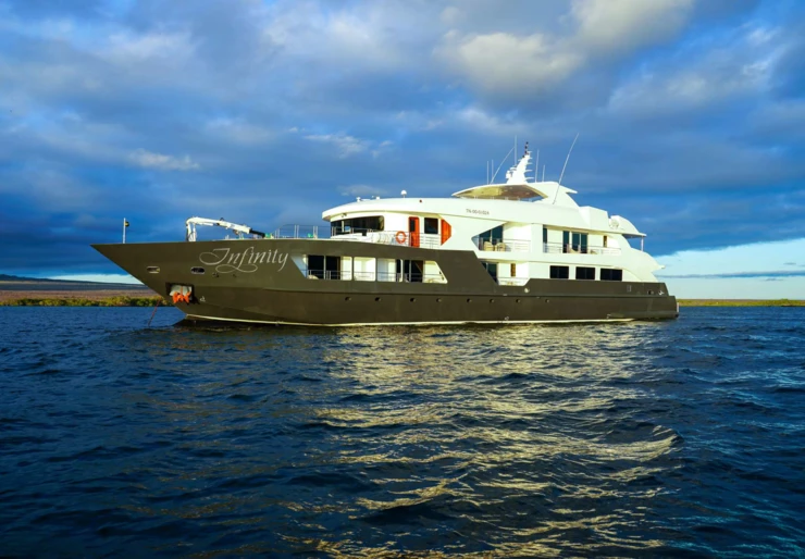 M/Y Infinity Galapagos-Inseln | Infinity
