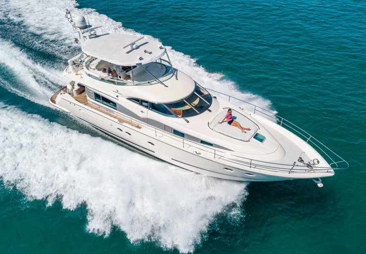 Fairline Squadron 64 Bahamas | MAXIMUS