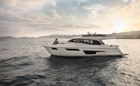 Ferretti Yachts 500