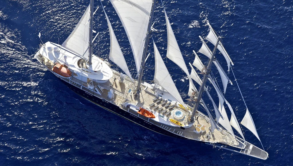 Voyage de rêve dans les Cyclades : entre panoramas grandioses, eaux limpides et charme authentique des villages grecs