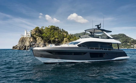 Azimut 68 Fly