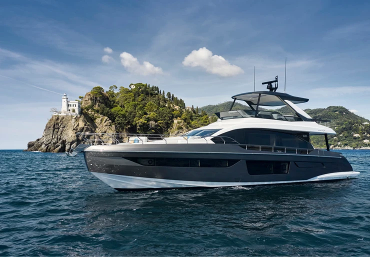 Azimut 68 Fly Mitan Marina | Pangea