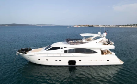 Ferretti 731