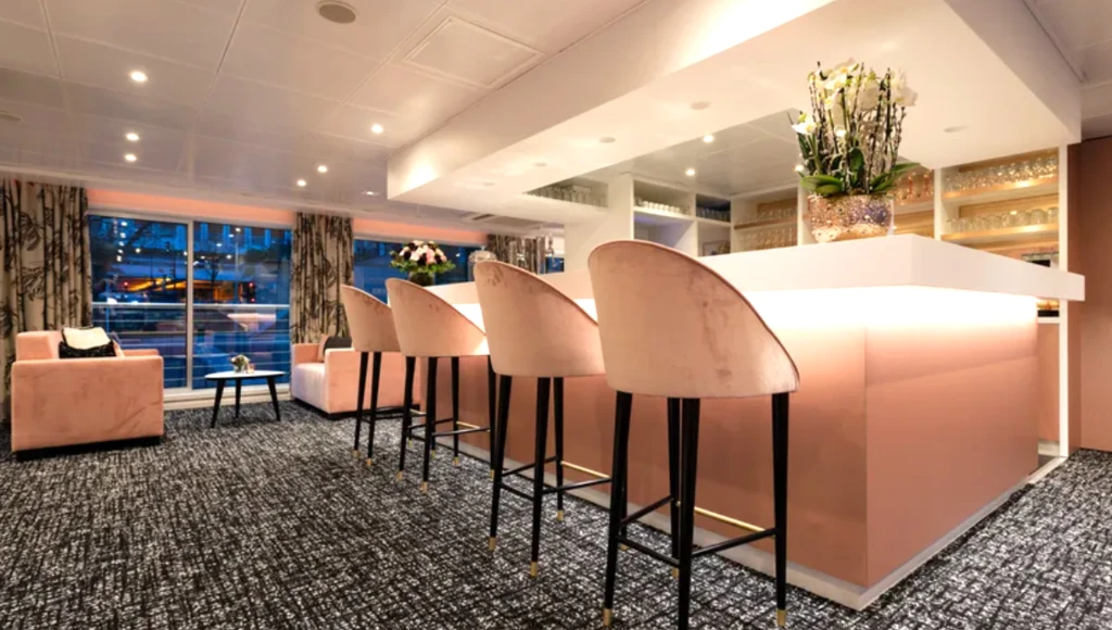 Parisian escapade along the Seine