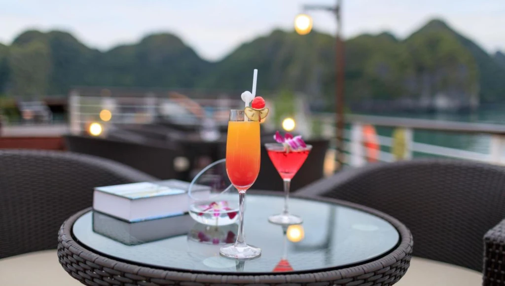 Évasion unique en baie d'Halong : croisière inoubliable au cœur du Vietnam