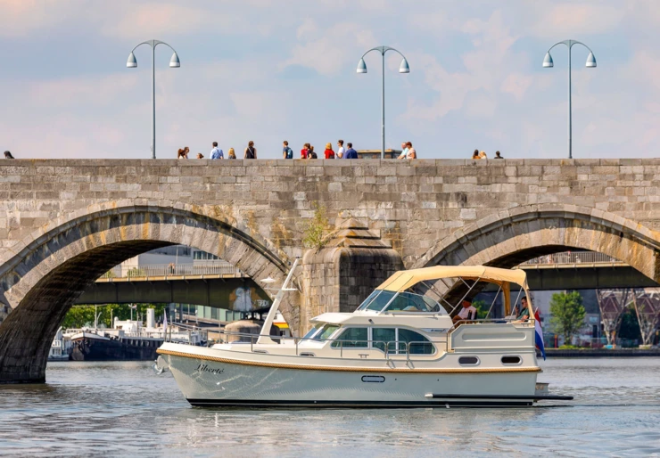 Grand Sturdy 30.0 AC Kinrooi | Mapheri