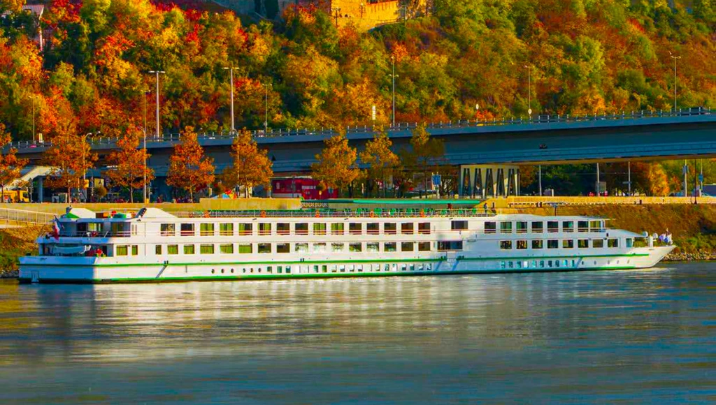 Del Mar Negro al Danubio Azul, de Bucarest a Viena