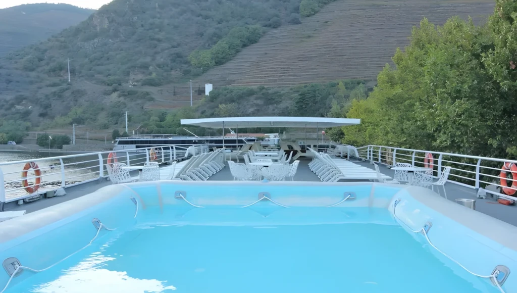 The Douro Inexhaustible jewel and ancestral traditions