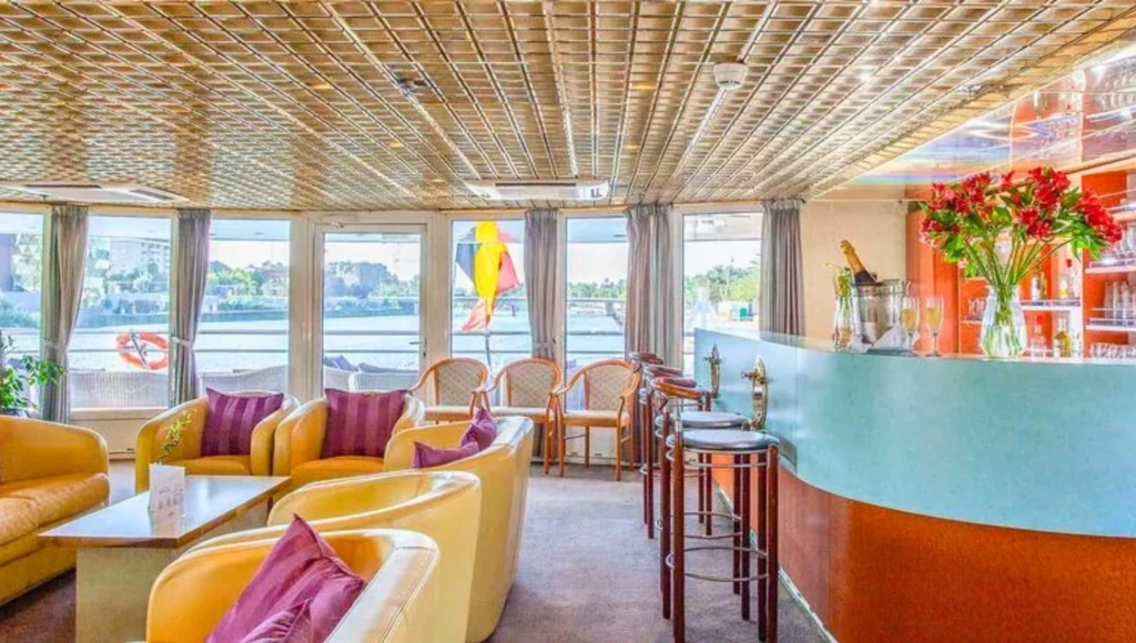 Crociera di 6 giorni nel cuore dell'Andalusia: Capodanno a Siviglia e scoperta del fascino locale