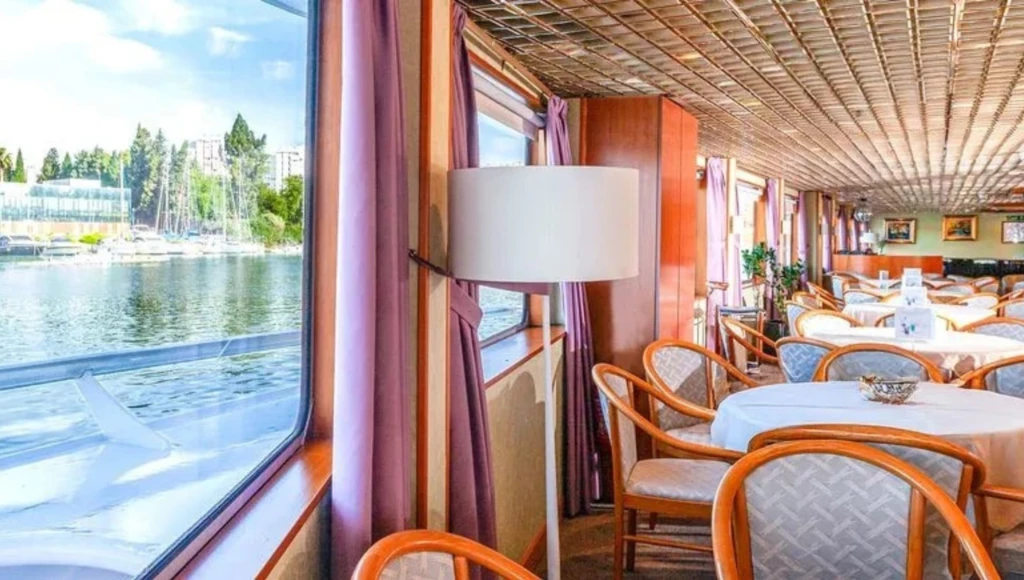 Crociera di 6 giorni nel cuore dell'Andalusia: Capodanno a Siviglia e scoperta del fascino locale