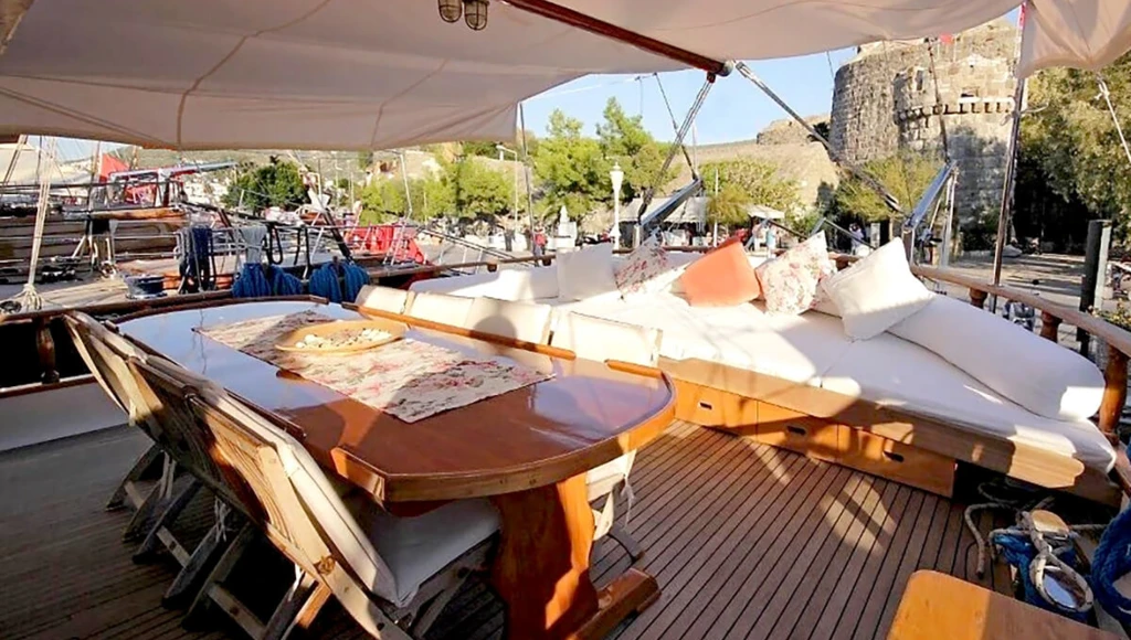 Cruise in the Eastern Cyclades, jewels of the Greek islands