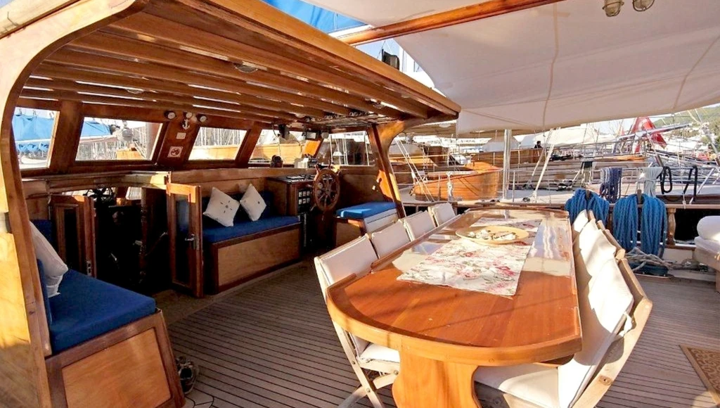 Cruise in the Eastern Cyclades, jewels of the Greek islands